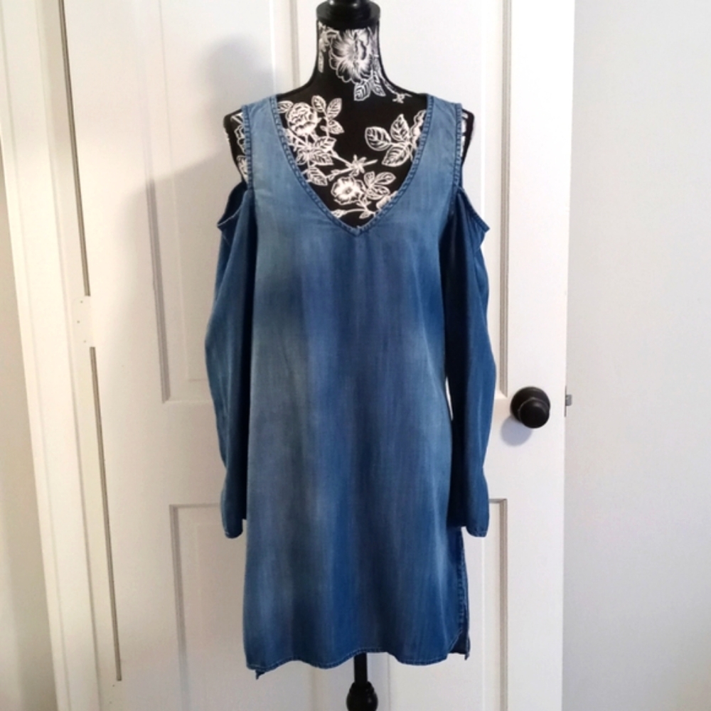 💙Bella Dahl💙 - Chambray V-Neck Cold Shoulder Dress